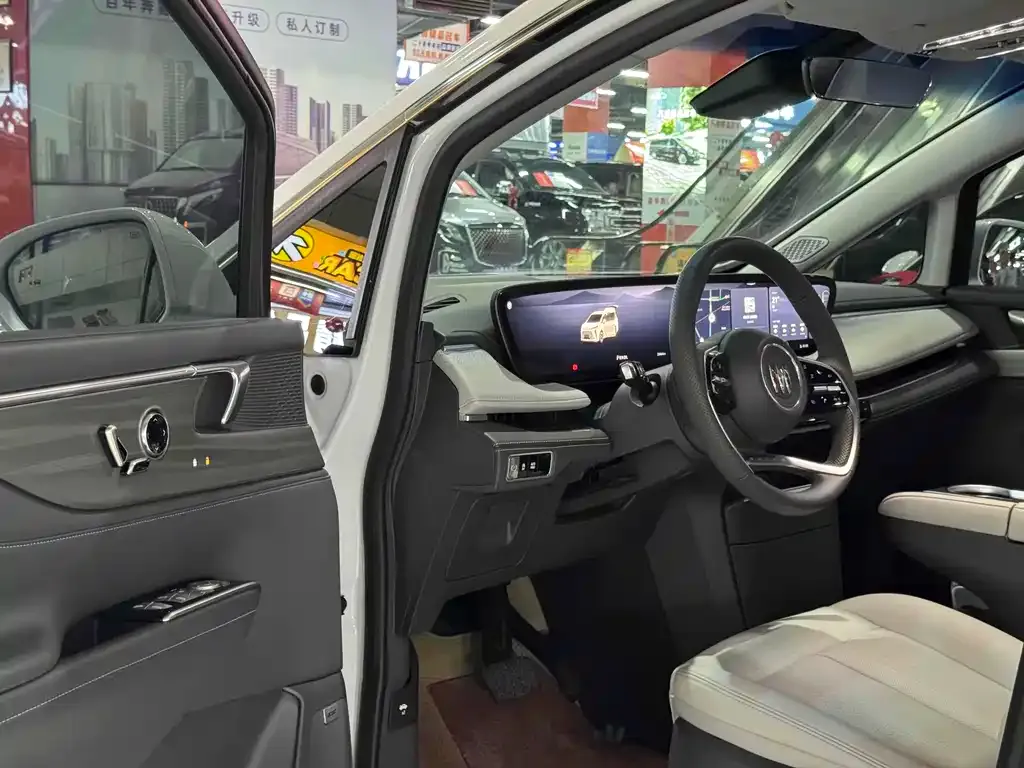 Buick GL8 2024 из CN, фото 10