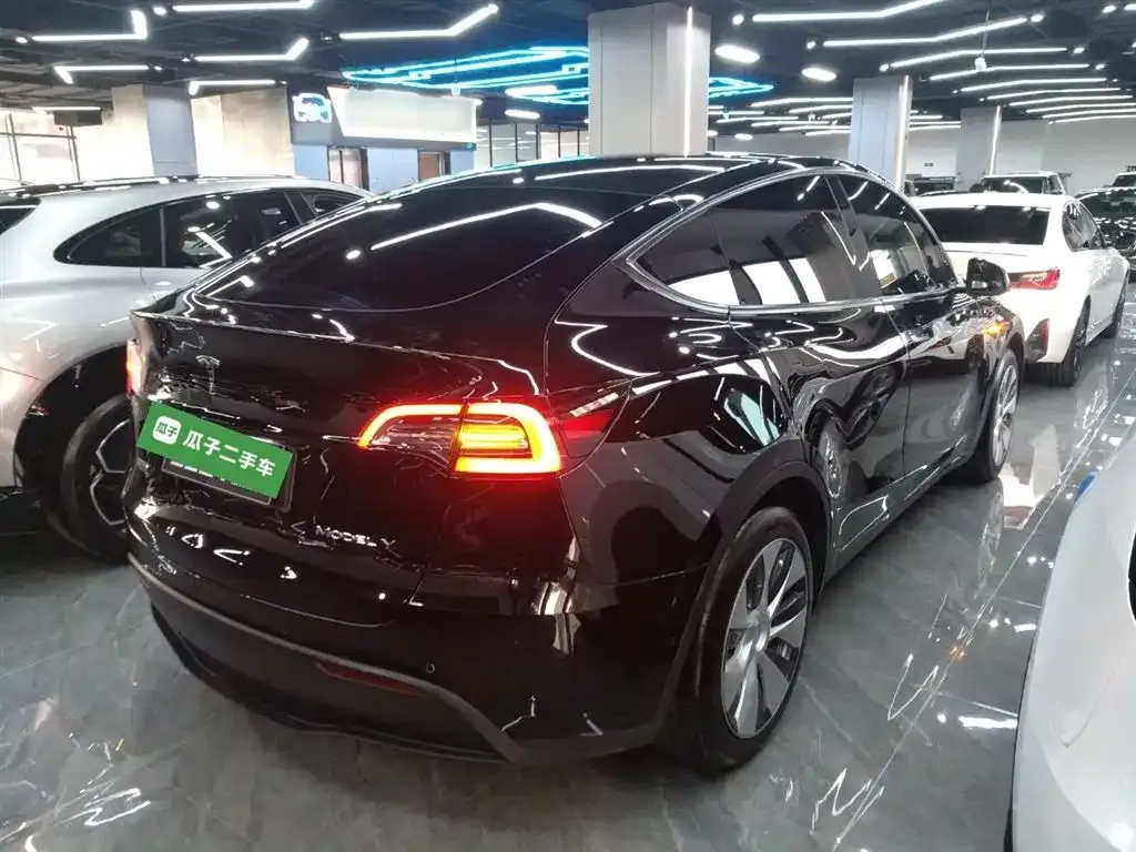 Tesla Model Y — фото 7