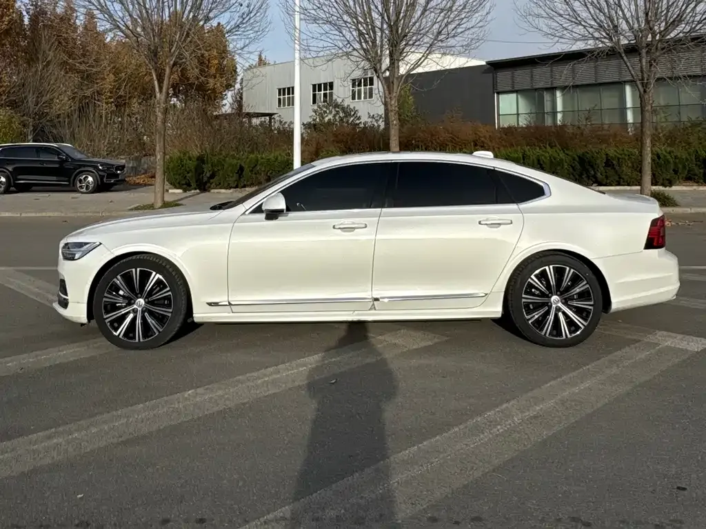 Volvo S90 2023 из CN, фото 4