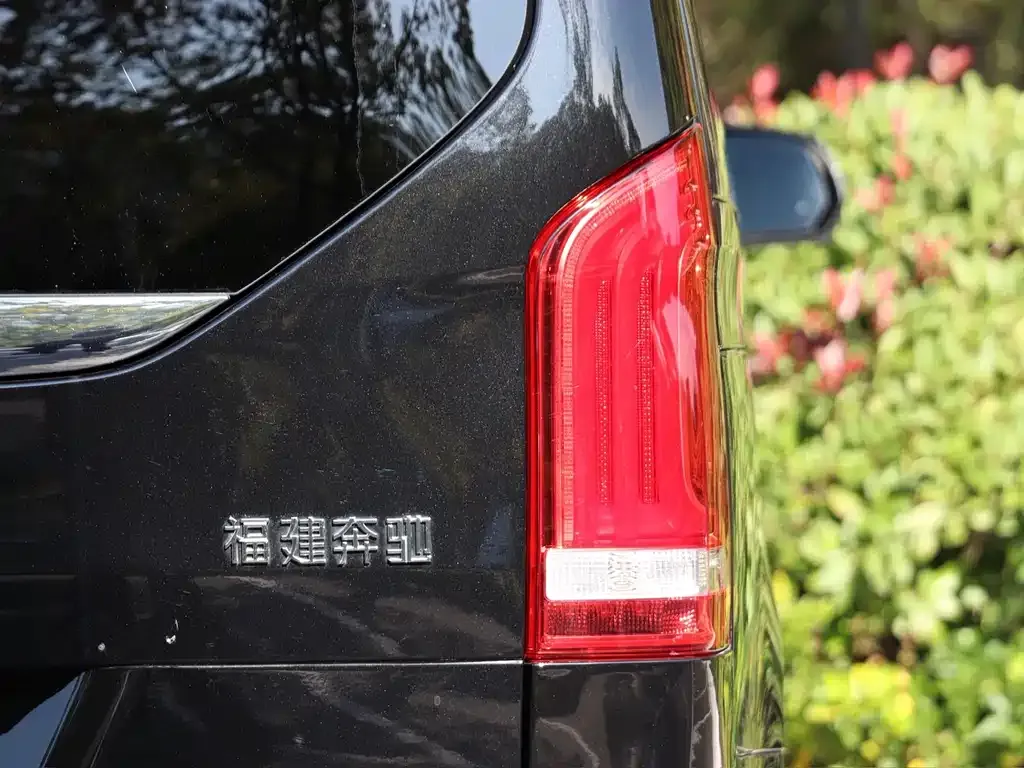Mercedes-Benz V-Class 2023 из CN, фото 9