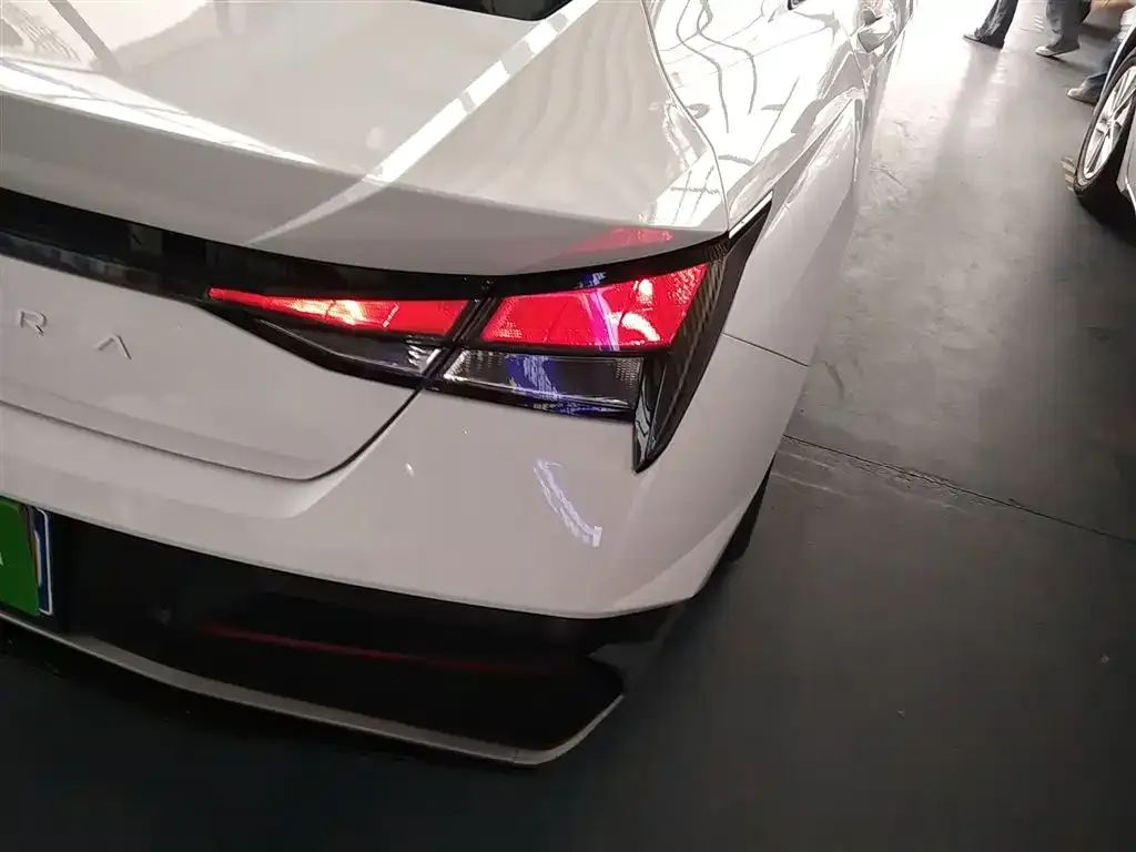 Hyundai Elantra 2023 из CN, фото 8