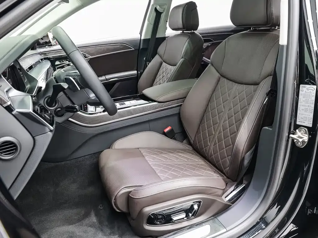Audi A8 2023 из CN, фото 10