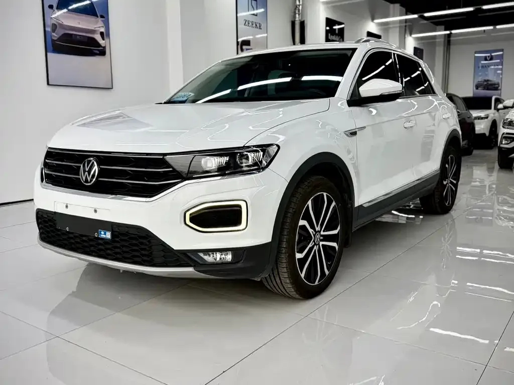 Volkswagen T-Roc — фото 1