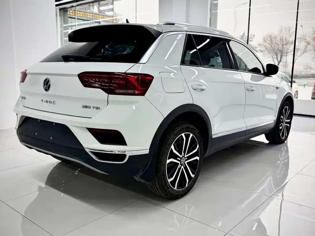 Volkswagen T-Roc — фото 6