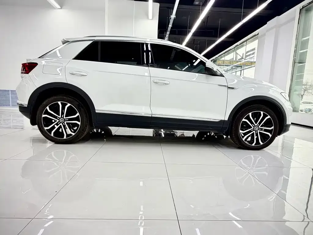 Volkswagen T-Roc — фото 7