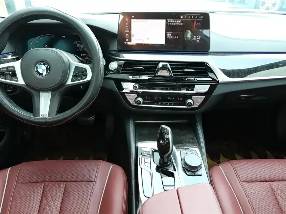 BMW 5 Series 2024 из CN, фото 9