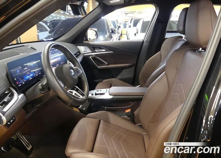 BMW iX1 2025 из KR, фото 10