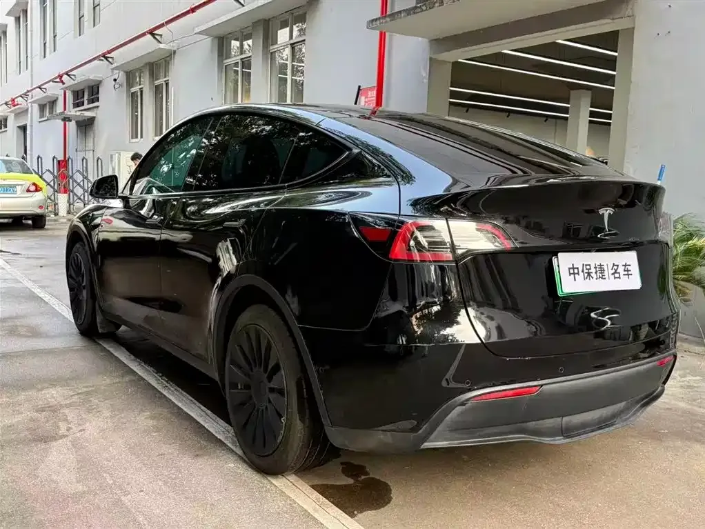 Tesla Model Y 2023 из CN, фото 10