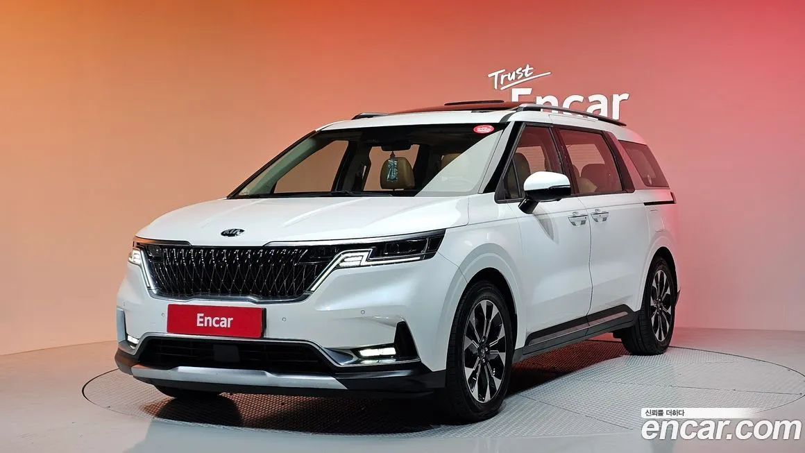 Kia Carnival — фото 1