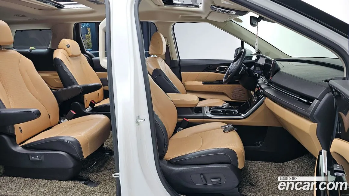 Kia Carnival — фото 10