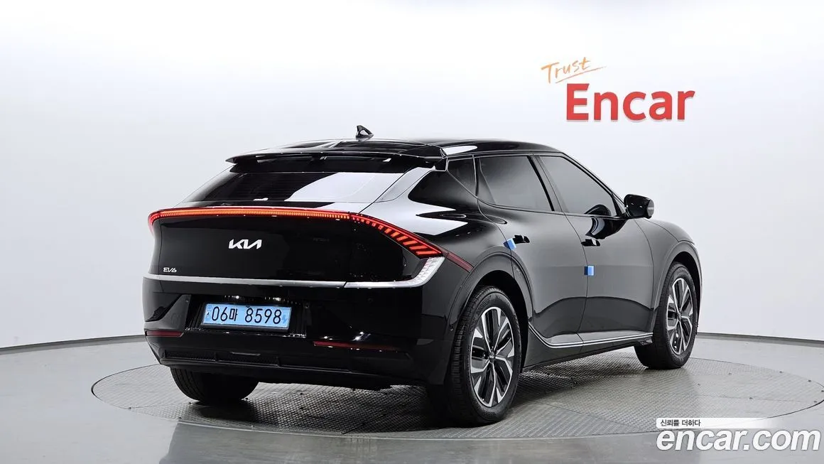 Kia EV6 2023 из KR, фото 2
