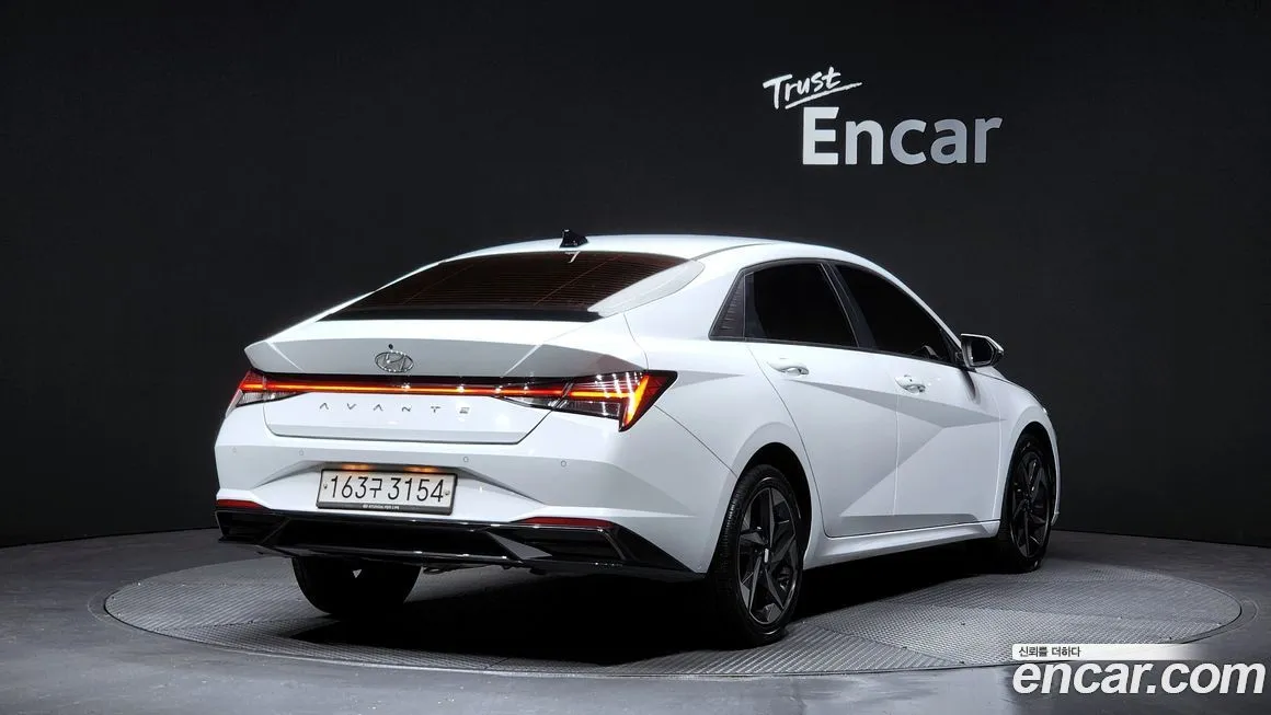 Hyundai AVANTE — фото 2