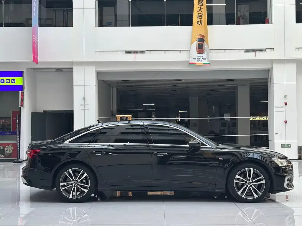 Audi A6L 2023 из CN, фото 4
