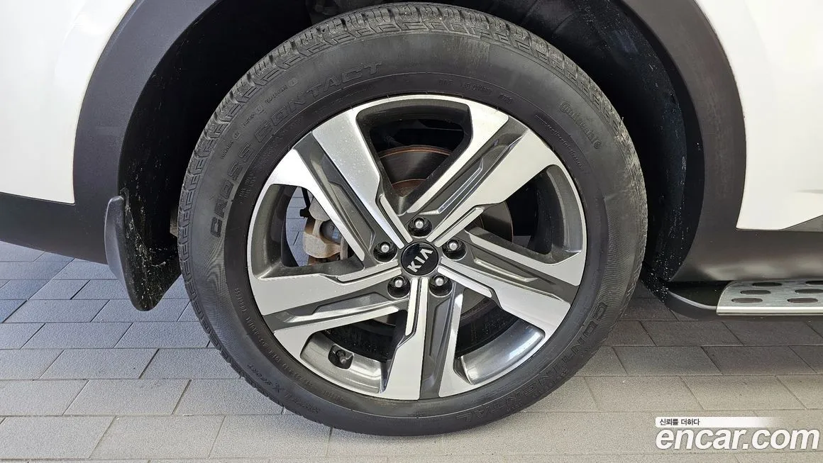 Kia Sorento — фото 5