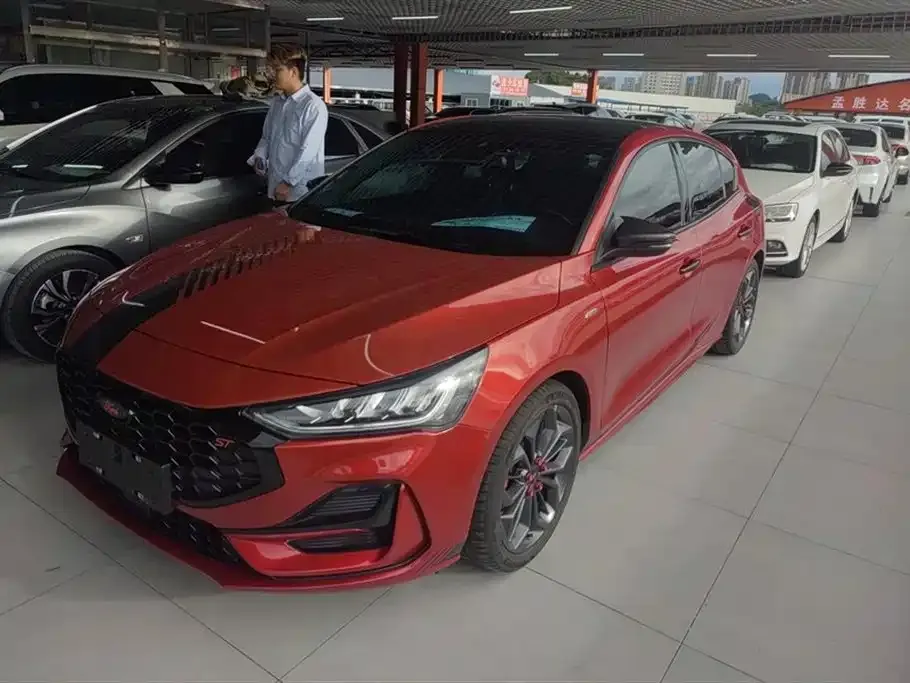 Ford Focus 2023 из CN, фото 1
