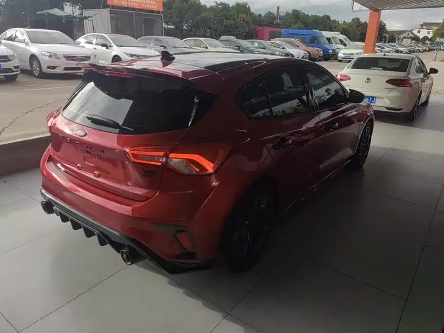 Ford Focus 2023 из CN, фото 3
