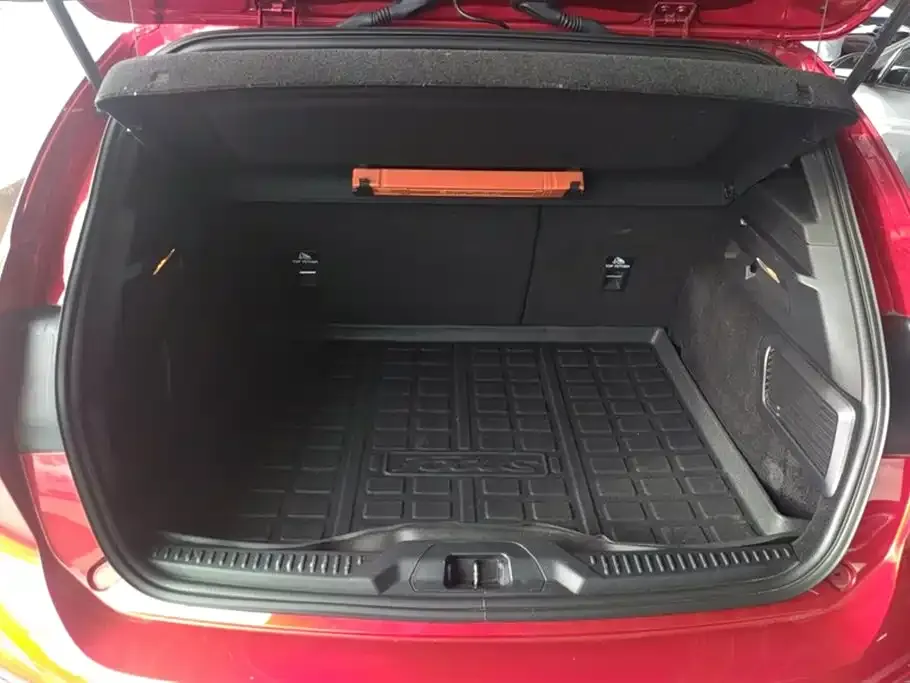 Ford Focus 2023 из CN, фото 4