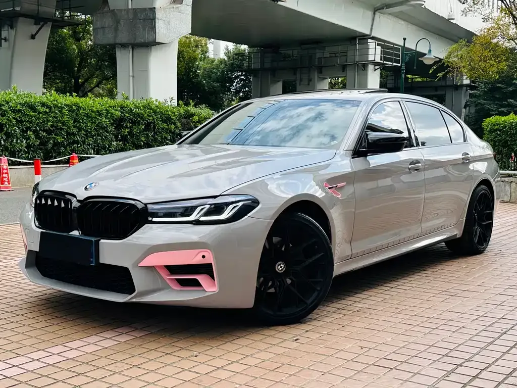 BMW 5 Series 2022 из CN, фото 1