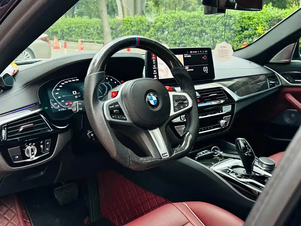 BMW 5 Series 2022 из CN, фото 10