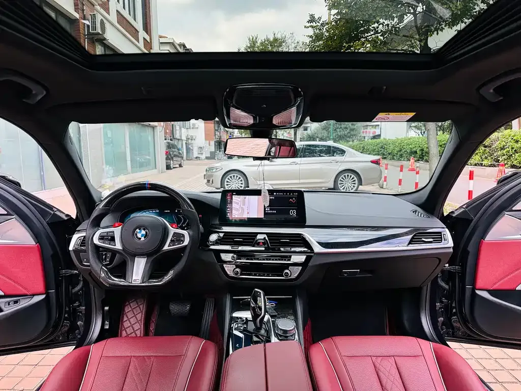 BMW 5 Series 2022 из CN, фото 5