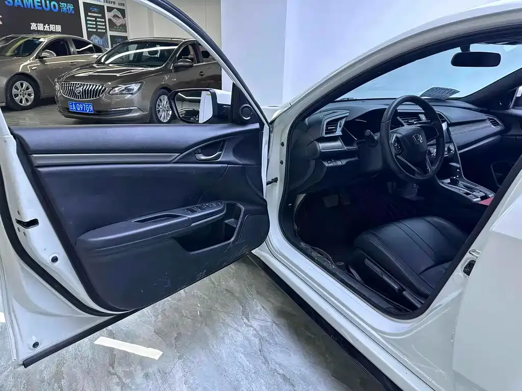 Honda Civic — фото 4