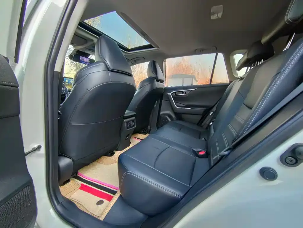Toyota Wildlander 2021 из CN, фото 6