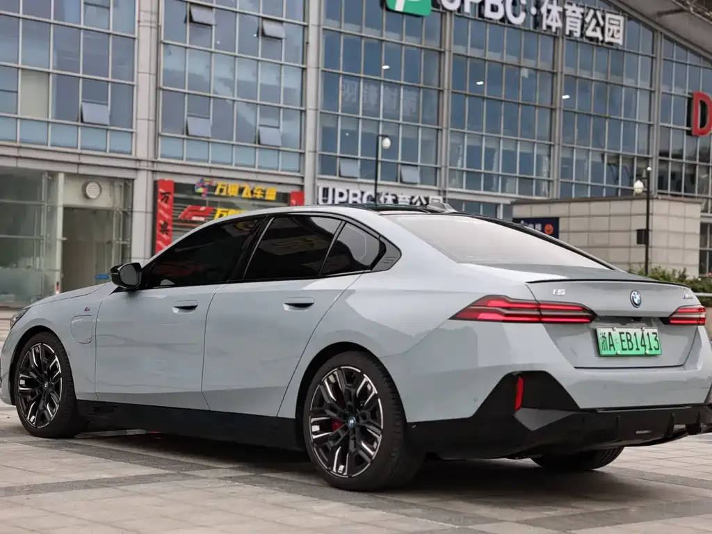 BMW i5 M60 2025 из CN, фото 4