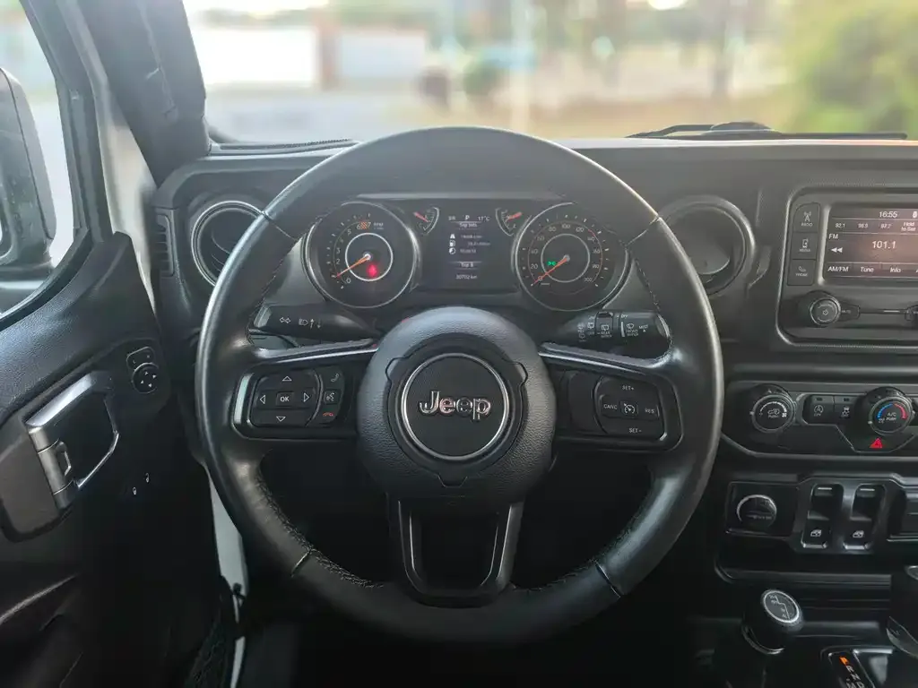 Jeep Wrangler 2023 из CN, фото 7