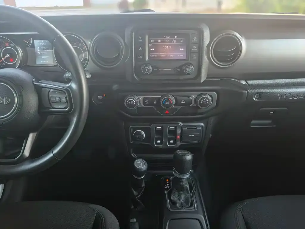 Jeep Wrangler 2023 из CN, фото 8