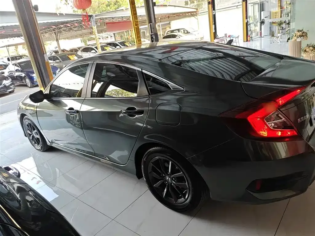 Honda Civic — фото 5