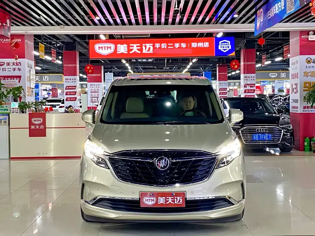Buick GL8 2021 из CN, фото 2