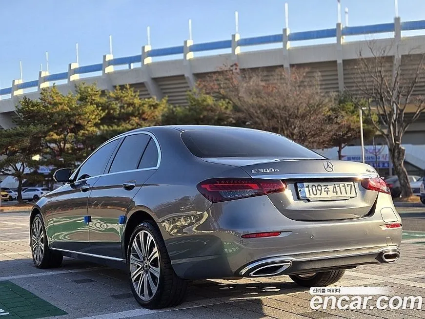 Mercedes-Benz E-Class 2023 из KR, фото 4