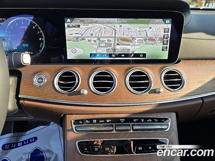 Mercedes-Benz E-Class 2023 из KR, фото 8