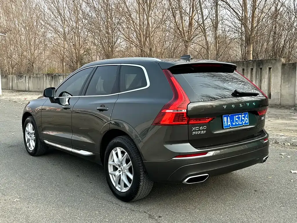 Volvo XC60 — фото 4