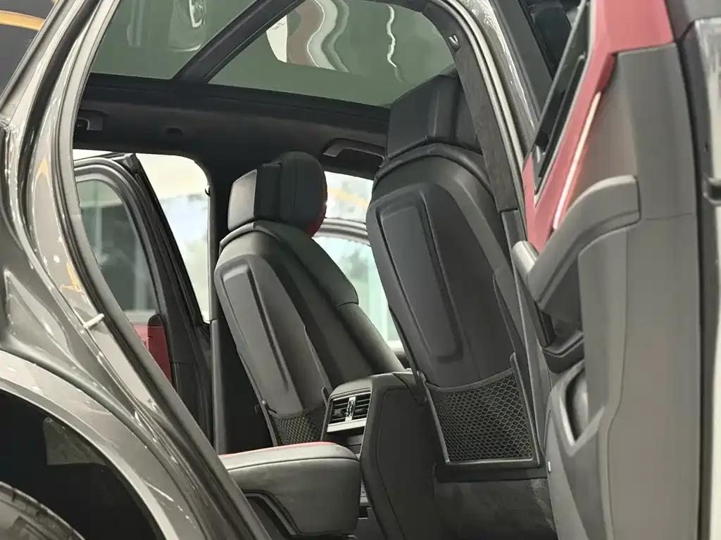 Porsche Cayenne 2024 из CN, фото 8