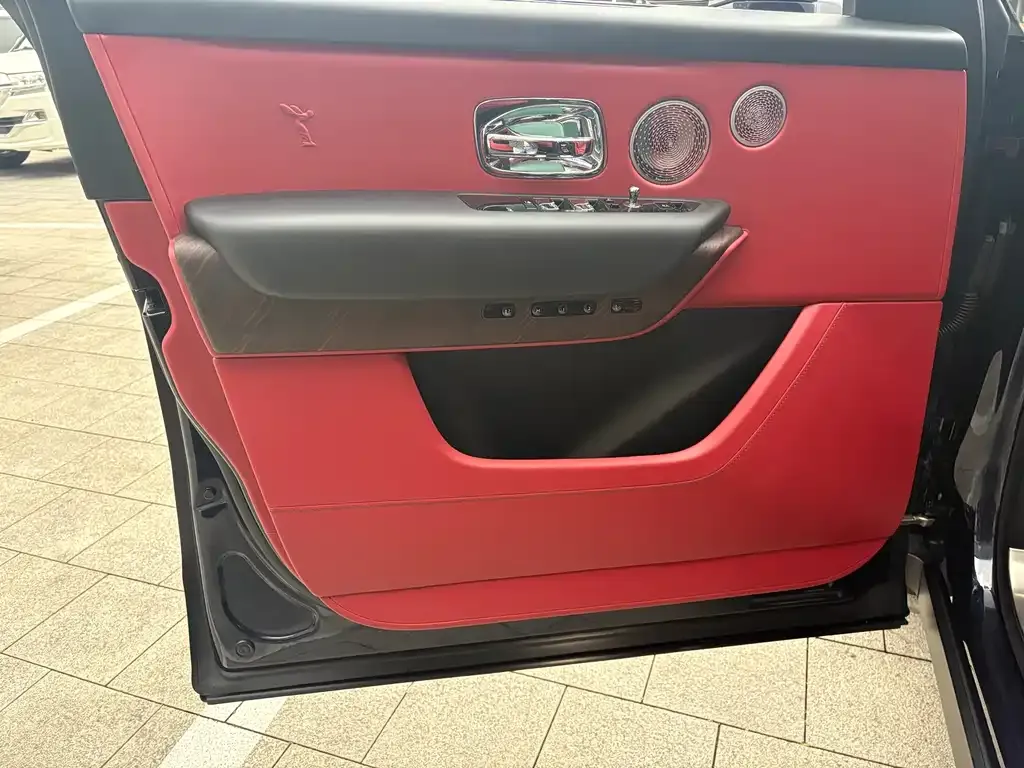 Rolls-Royce Cullinan 2022 из CN, фото 7