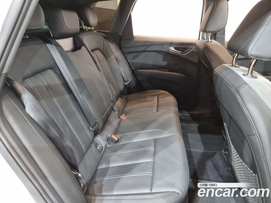 Audi Q4 e-tron 2023 из KR, фото 10