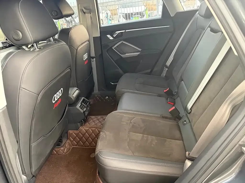 Audi Q3 2021 из CN, фото 3