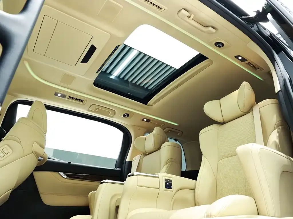 Toyota Alphard 2021 из CN, фото 8