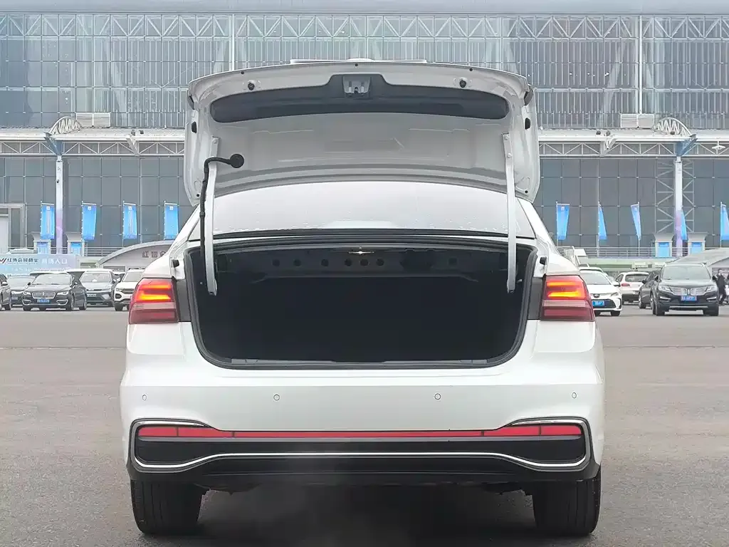Volkswagen Lavida 2022 из CN, фото 10