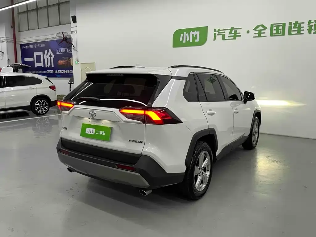 Toyota RAV4 2022 из CN, фото 5