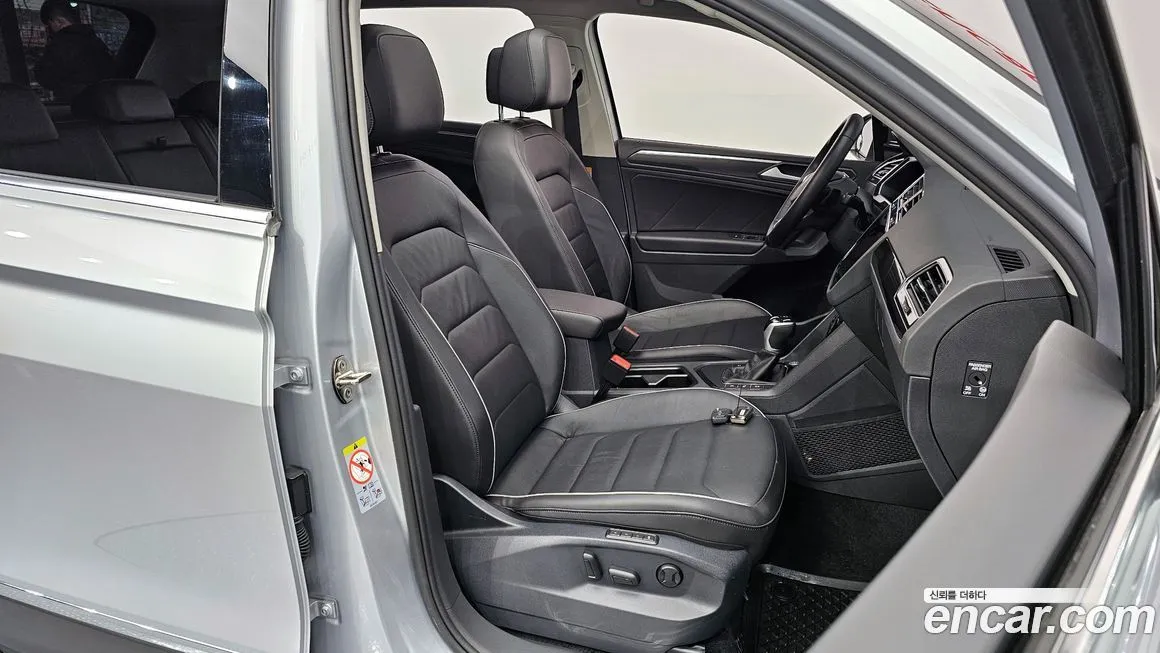 Volkswagen Tiguan — фото 10
