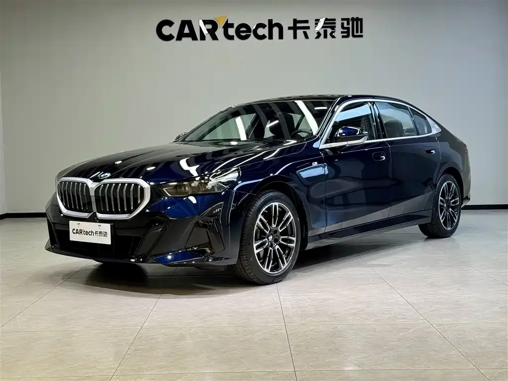 BMW 5 Series — фото 1
