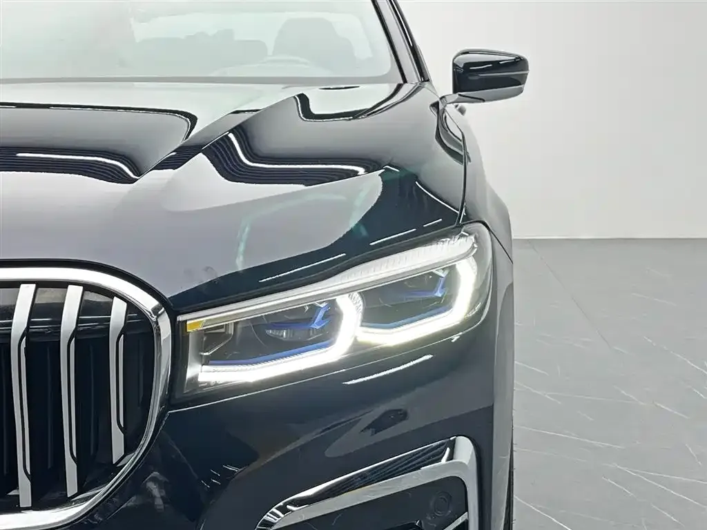 BMW 7 Series — фото 9
