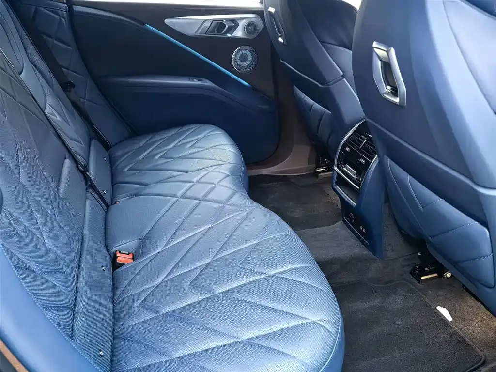 BMW XM 2023 из CN, фото 10