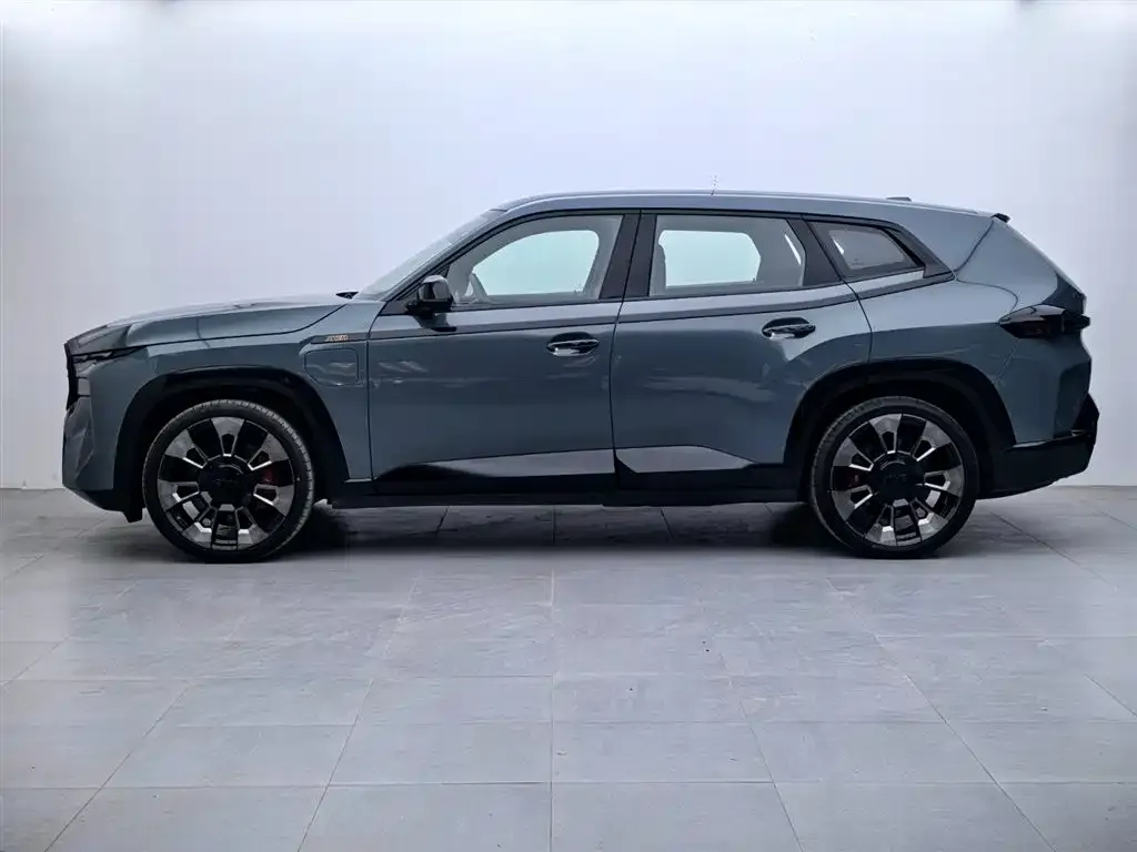 BMW XM 2023 из CN, фото 3