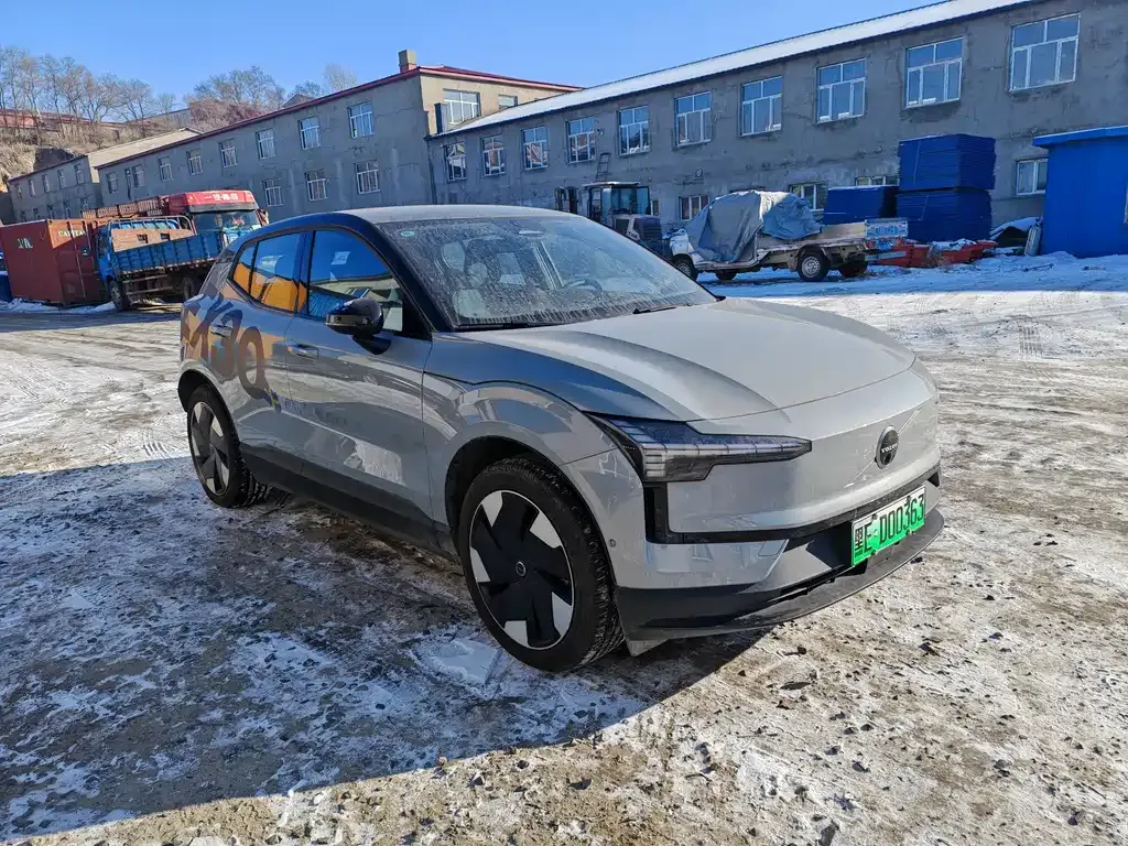 Volvo EX30 2024 из CN, фото 2
