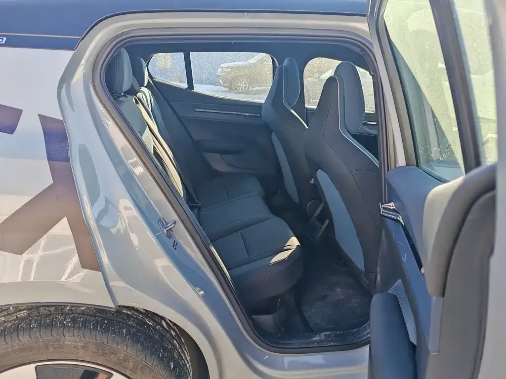 Volvo EX30 2024 из CN, фото 8