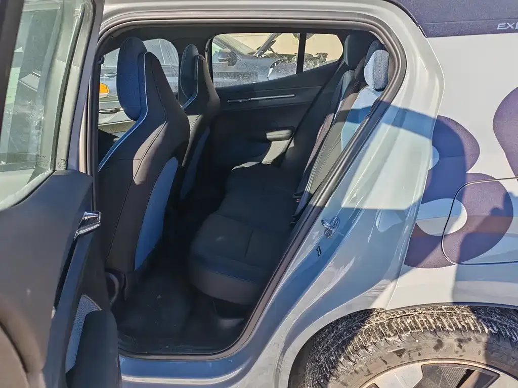 Volvo EX30 2024 из CN, фото 9