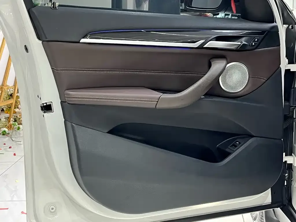 BMW X1 2021 из CN, фото 8